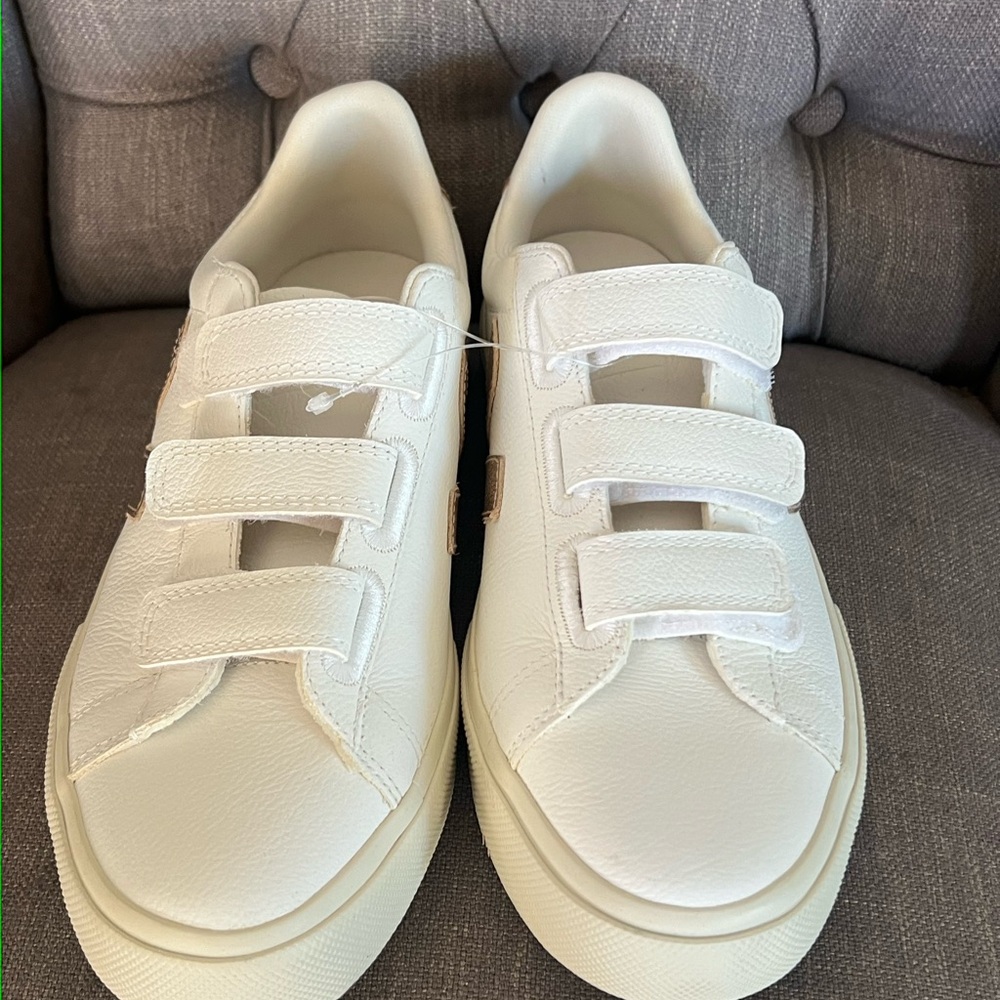 New!Veja Recife leather white Sneakers - Picture 2 of 10